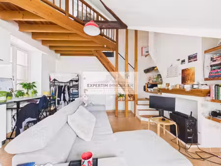 notre dame  duplex dans l'ancien de 29m² en dernier etage a vendre loue