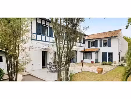 maison en bord de mer avec terrasse ciboure (64)