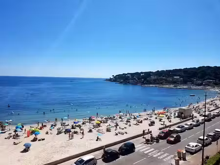 location meublée appartement 1 pièce 27 m² à antibes (06600)  890 €