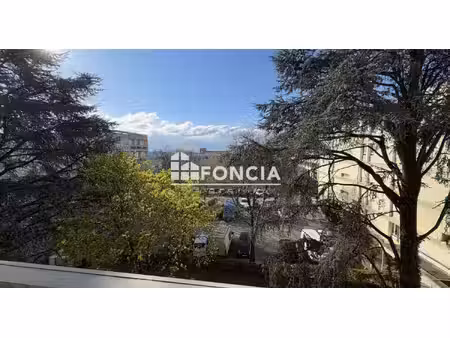 t3  balcon