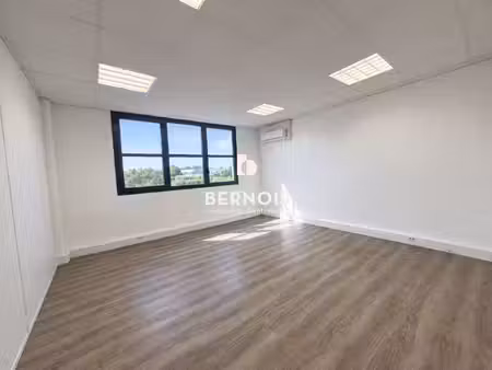 location local professionnel 107m² la garde 83130
