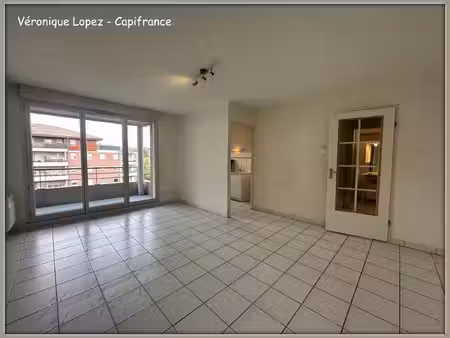 agen  appartement t2 avec terrasse  garage individuel et piscine commune