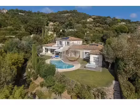 co-exclusivite! propriete avec vue mer imprenable!
