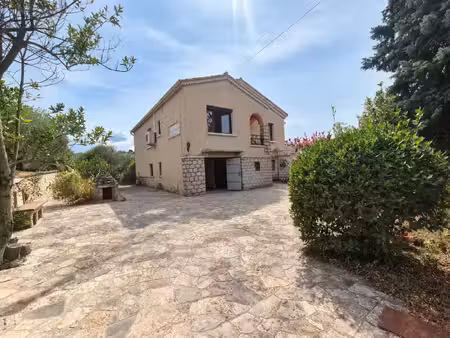 maison traditionnelle t4 de 103 m2 sur environ 1300 m2-vue d