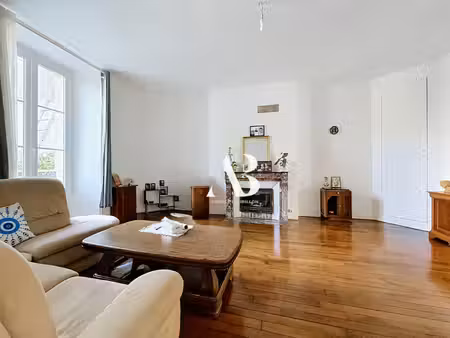 nangis centre  maison de maitre en parfait état d'entretien