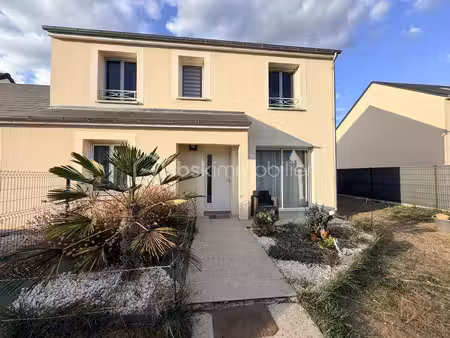 pavillon récent d’environ 120 m²  édifié sur un terrain clos de 459 m² sans vis-à-vis