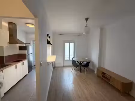 location appartement 2 pièces 43 m² à toulon (83000)