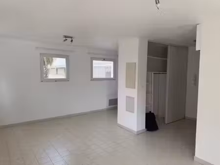 location appartement 1 pièce 31 m² à toulon (83000)