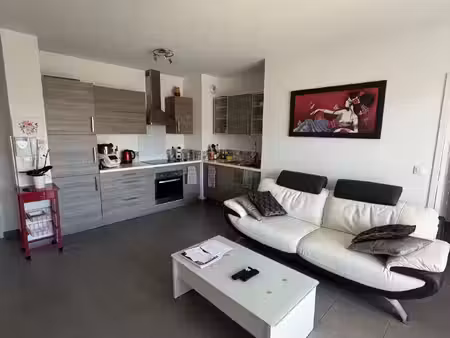 location appartement 2 pièces 41 m² à venelles (13770)
