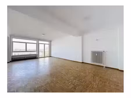 appartement à louer avec terrasse et 2 chambres   ixelles (vbe66781)