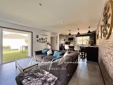 magnifique maison de village rénovée avec terrasse et grand garage