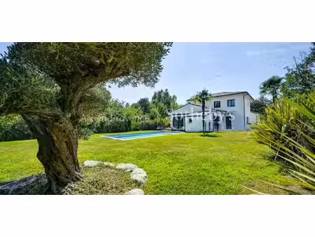 maison avec piscine et terrasse bouc-bel-air (13)