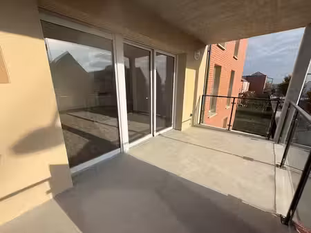 appartement de type 3 avec terrasse et parking dans residenc