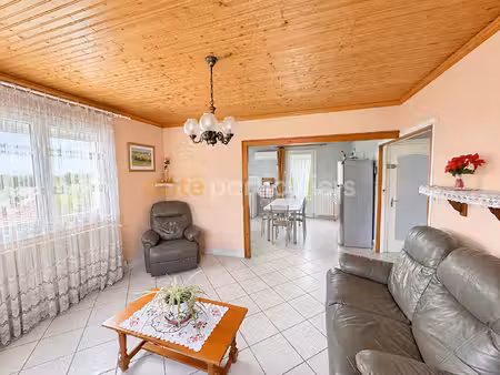 mortagne-sur-sèvre - maison familiale 5 à 6 chambres - double garage - beau potentiel