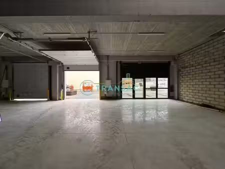 location local industriel 331 m² à bobigny (93000)
