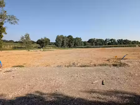 vente terrain à savigneux (01480)  114 000 €