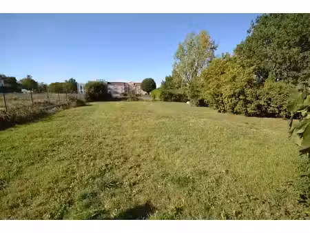 vente terrain 942 m² à saintes (17100)  127 300 €