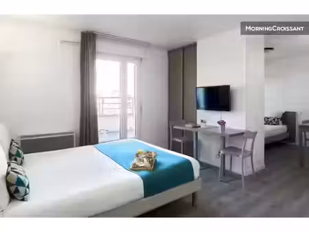 location meublée appartement 2 pièces 19 m² à saint-cyr-l'ecole (78210)  915 €