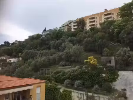 location meublée appartement 1 pièce 18 m² à nice (06000)  690 €
