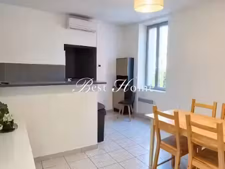 location meublée appartement 4 pièces 65 m² à nimes (30000)  750 €