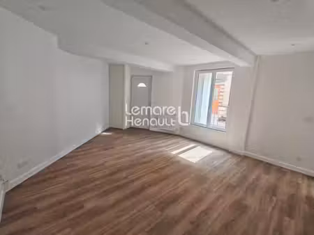 f2 45.62 m²  rdc  neuf  centre ville  petit extérieur