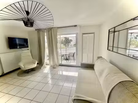 studio meublé de 33 61 m² avec balcon - quiberon