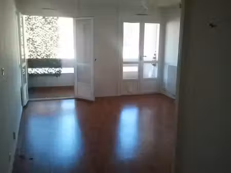 location appartement 3 pièces 61 m² à marseille 8ème (13008)  1 050 €