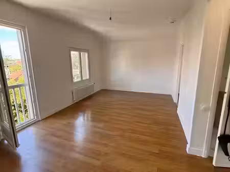 location appartement 3 pièces 53.88 m² à montreuil (93100)  1 198 €
