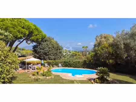 villa avec piscine en bord de mer biot (06)