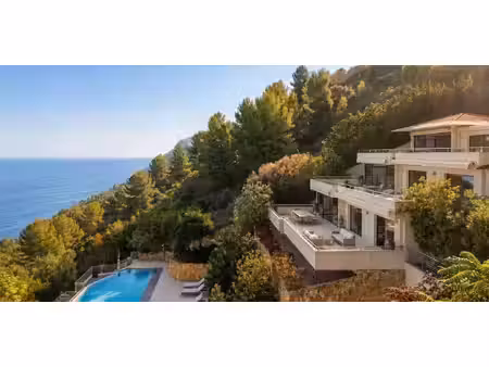villa avec piscine en bord de mer eze (06)