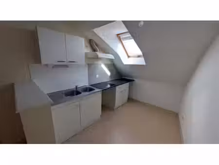 location appartement 3 pièces 60 m² à moyrazès (12160)