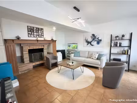 vente maison de village 8 pièces  213.00m²  gémil
