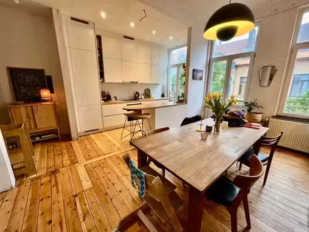 duplex lumineux récemment rénové.