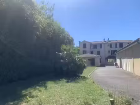location appartement 4 pièces 74 m² à puyoô (64270)  640 €