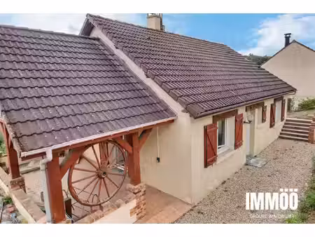 maison familiale au calme avec jardin et garage.