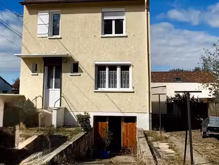 a soissons 02  maison de 67 m2 sur sous-sol total et son terrain clos de 289 m2.