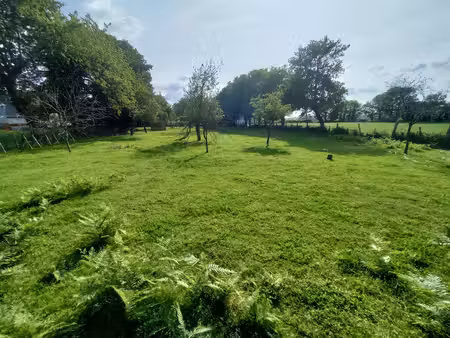 terrain loyat 1100 m2