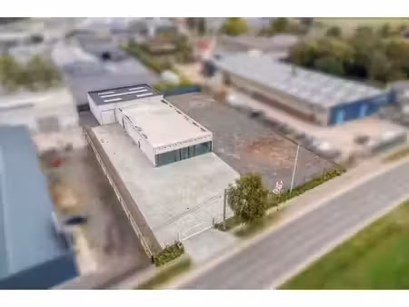 bâtiment de locaux professionnels à louer à poperinge