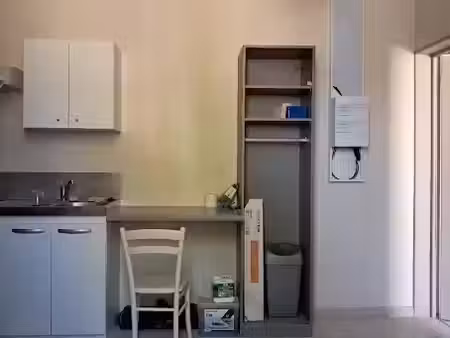 location meublée appartement 1 pièce 14.78 m² à jarnac-champagne (17520)  370 €