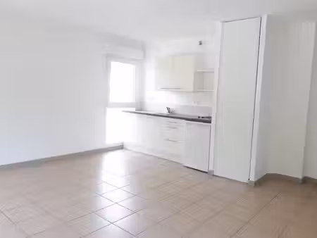 location appartement 2 pièces 45.58 m² à amiens (80000)  670 €