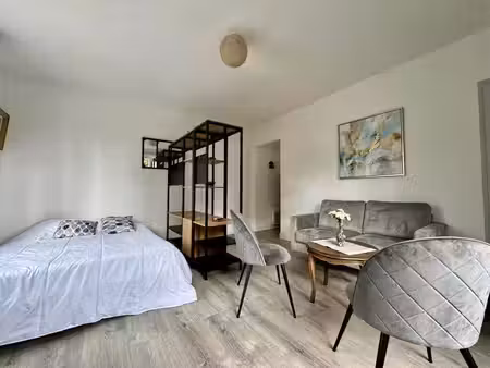 honfleur centre appartement 29m2 avec espace nuit  balcon et immeuble rénové