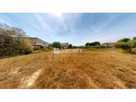la fare-les-oliviers ? centre village ? terrain à bâtir de 1 020 m²