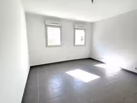 location appartement 1 pièce 28 m² à marseille 10ème (13010)  590 €