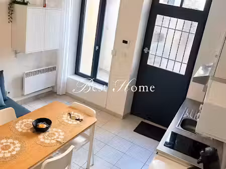 location meublée appartement 2 pièces 31 m² à nimes (30000)  650 €