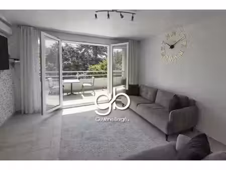 t4 traversant - terrasse 11 m2 - parking sécurisé - calme -