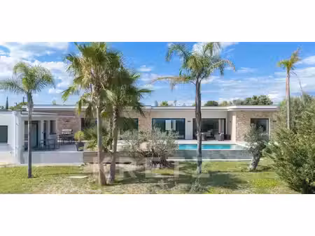 villa avec piscine et terrasse nimes (30)