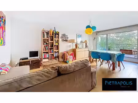 t4 de 81m² avec terrasse de 13m² situé rue général dayan vi