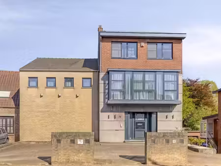 un immobilier unique aux possibilités infinies à kinrooi