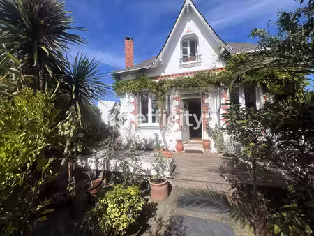 maison 7 pièces - 147 m²