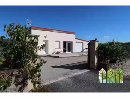 habitation de plain pied avec vue sur la campagne